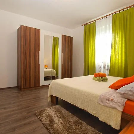 Apartment Fuer 5 Personen Ca 70 Qm In Pula, Istrien Istrische Riviera *